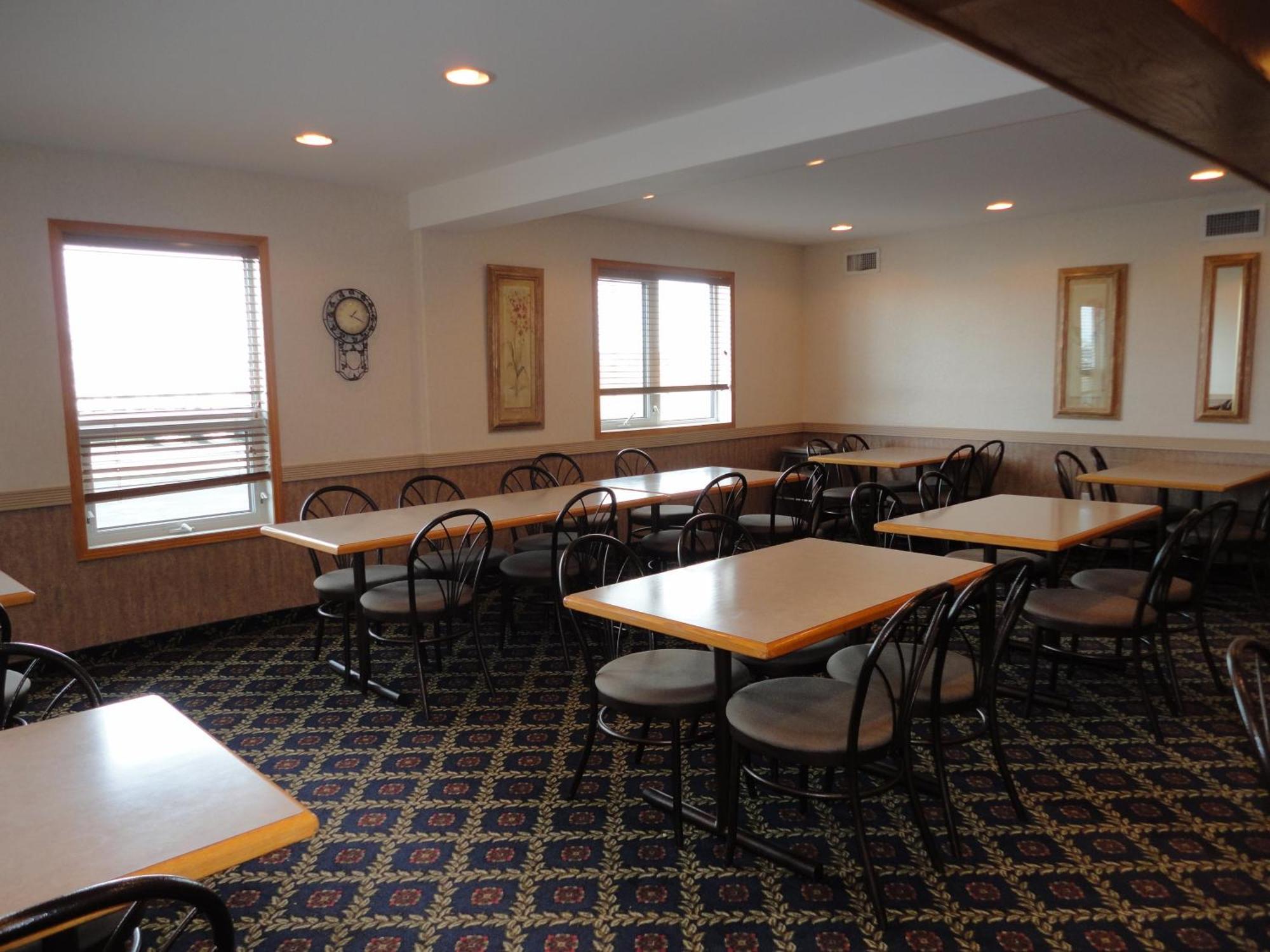 Perfect Inns & Suites Weyburn Exterior photo