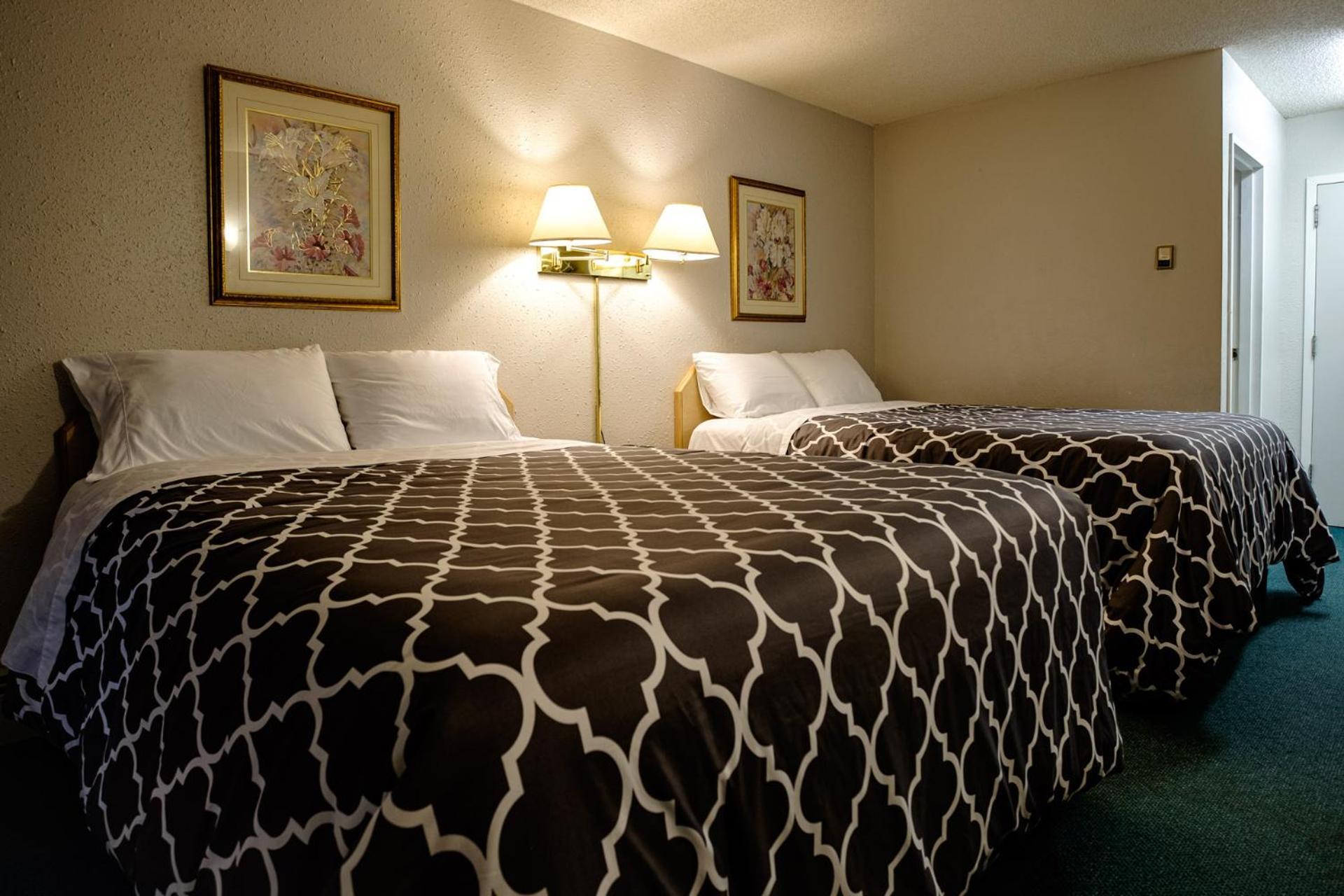 Perfect Inns & Suites Weyburn Exterior photo